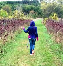 Barefoot Hiking In The Kettle Moraine State Forest Wisconsin Photo Barefoot Barefootlifestyle Barefootliving Barfuss Fotografie Ideen Lebensstil