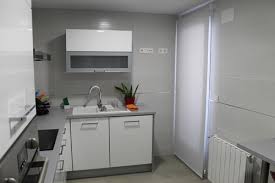 Este estilo es una vuelta a lo tradicional, a los materiales artesanales. Que Cortinas Colocamos En La Cocina