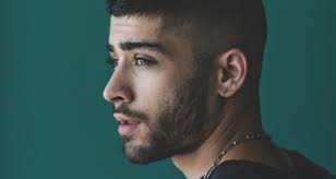 وغرد مالك، 27 عاما، على تويتر معلنا خبر الولادة وشارك صورة بالأبيض والأسود ليد الطفلة الصغيرة وهي تمسك بإصبعه. Ø²ÙŠÙ† Ù…Ø§Ù„Ùƒ ÙŠ Ø¹Ù„ Ù‚ Ø¹Ù„Ù‰ Ø£Ø­Ø¯Ø§Ø« Ø£Ù…ÙŠØ±ÙƒØ§ Ø§Ù„Ø¹Ù†ØµØ±ÙŠØ© ØªØ«Ù‚Ù„ Ø§Ù„Ø¹Ø§Ù„Ù… Bitajarod Online Magazine