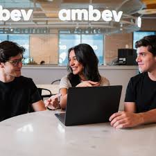 Ambev abre trainee com salário de R$ 9,5 mil e experiência internacional; veja como se inscrever