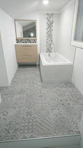 Carreaux De Ciment Dans La Salle De Bain 20 Idees Inspirantes Kozikaza Idee Salle De Bain Carreaux De Ciment Salle De Bain Salle De Bain Faience Blanche