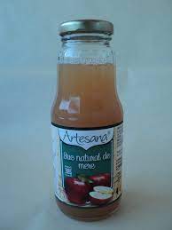 Pe langa faptul ca este cu mult mai sanatos decat cel din comert, este la fel de racoritor si savuros. Artesana Suc Natural De Mere 300 Ml
