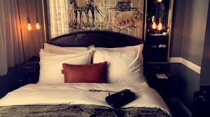 Ruf mich an, _ du mit der arbeit fertig bist. Meine Woche In Berlin Hamburg Wien Hamburg Berlin Hamburg Wo Ist Mein Bett Anna Wolfers