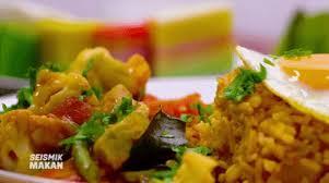 Tetapi hasil nya terutama sekali ayam tu memang sangat sedap, sebab lembut ada rasa berempah sikit hasil perapan yang cukup untuk. Nasi Goreng Paprik Ini Memang Khas Untuk Yang Sukakan Masakan Thai Jom Buat