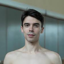 Bartosz Zyśk Tancerz, choreograf i pedagog. Ukończył Ogólnokształcącą  Szkołę Baletową im. Romana Turczynowicza oraz Uniwersytet Muzyczny  Fryderyka Chopina w Warszawie. Od 2007 roku jest tancerzem Polskiego Baletu  Narodowego. Jako choreograf ...