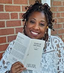 Edna Clay's Instagram, Twitter & Facebook