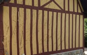 Voici quelques conseils et des règles à suivre pour bien choisir la couleur de vos plinthes. Repeindre Facade Exterieure Avec Colombage Communaute Leroy Merlin