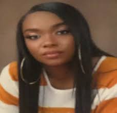 Community Women's Club awards scholarships