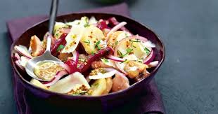 Recette salade de fruits d'hiver selon la grosseur du fruit, la moitié de la grenade peut suffire. Recette Salade De Pommes De Terre Aux Harengs Fumes Et Tomme De Brebis Marie Claire