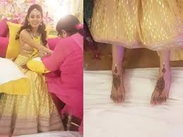 5 health benefits of practicing navel oil therapy regularly. Mira Rajput Feet Shefalitayal