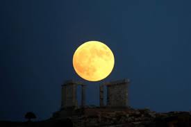 Ultima dată, „luna sângerie a fost observată de pe pământ în iulie 2018. Cum S A VÄƒzut Luna PlinÄƒ Din Grecia Imaginile Te Vor LÄƒsa FÄƒrÄƒ Cuvinte