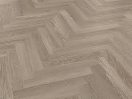 Vinyl flooring is affordable, easy to clean and ideal for busy homes. Karndean Knight Tile Grey Limed Oak Sm Kp138 Herringbone