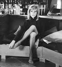 Monica vitti (born maria luisa ceciarelli on 3 november 1931) is an italian actress best known for her starring roles in films directed by michelangelo antonioni during the early 1960s. Publicity Shot Monica Poses For The Camera Whilst Between Takes Shooting A Scene In Paul Hagan S Amsterdam Apartment Pho Italian Actress Classic Beauty Monica