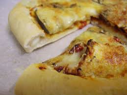 P Ratings Qui Ne Connait Pas La Mozza Crust C Rsquo Est Pate A Pizza Avec Un Cordon De Mozzarelle Dans La Croute D Recettes De Cuisine Pizza Pizza Domino