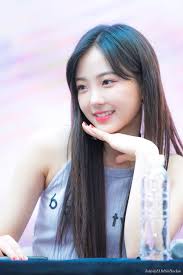 Pin By Asiaphile On Elris In 2020 Pretty Korean Girls Kpop Girls Kpop Girl Groups