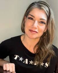 Denise Rollins's Instagram, Twitter & Facebook