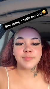 Elise Simmons (@eliseanya)