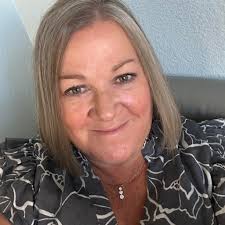 Where has bottomless mimosas for breakfast?