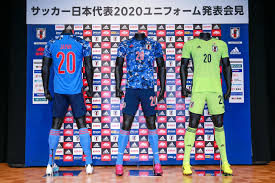 Jun 21, 2021 · 年代別代表やフル代表への選出歴があり、19年の女子ワールドカップ（w杯）メンバーにも選ばれた横山。 現在はアメリカ女子リーグを舞台に切磋琢磨する日々を送っているなか、永里の公式youtubeチャンネルで自身がトランスジェンダーであることを公にした。 æ—¥æœ¬ä»£è¡¨æ–°ãƒ¦ãƒ‹ãƒ•ã‚©ãƒ¼ãƒ ã®ãƒ‡ã‚¶ã‚¤ãƒ³ã®è©•ä¾¡ã¯ã‚«ãƒƒã‚³ã„ã„ ãƒ€ã‚µã„ è¿·å½©æŸ„ã§ã¯ãªã æ—¥æœ¬æ™´ã‚Œ èƒŒä¸­ã¯æ°´è‰²ã« Buzztimes