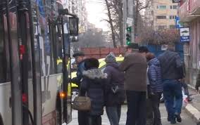 Ratb vrea bilete și abonamente mai scumpe. Cateva Argumente Impotriva CreÈ™terii Amenzilor Pe Transportul In Comun Din BucureÈ™ti Inclusiv Pentru CÄƒlÄƒtorii Care Nu ValideazÄƒ Abonamentele La Fiecare Urcare In Autobuz Tramvai Sau Troleibuz