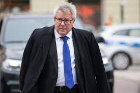 Kolejny przypadek olaf pokazuje, że ryszard czarnecki miał rzekomo wypożyczać samochód, czy też korzystać z usług transportowych od osoby, która twierdzi, że nigdy nie prowadziła takowej działalności gospodarczej. Ryszard Czarnecki Nie Bylo Zadnego Szwindlu Wydarzenia W Interia Pl