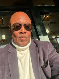 Living your best life Avoid negative people in your personal life and keep  them at a distance in your work life. Often, negative people do not see the  good in anything, including