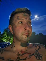 Cool photo of the Moon .. Photo by Instagram Picabuzz