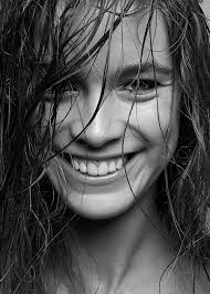 Black And White Photo Woman Smiling Pin By Roula Arbagy On Black Wight Smile Photography Woman Smile Portrait Girl