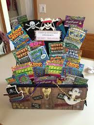 Birthday Baskets For Men 32 Homemade Gift Basket Ideas For Men Auction Gift Basket Ideas Themed Gift Baskets Raffle Baskets