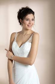 Eglantine vertreibt neben brautkleidern auch cocktailkleider und ist weit über die grenzen frankreichs international beliebt. Hochzeitsausstatter Rehr Eglantine Creations Brautkleider