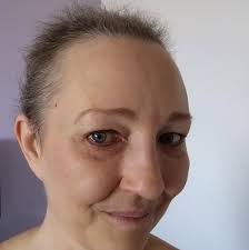 It's a strange feeling to see it growing back isn't it. The texture feels  different but I'm happy with it. I have no hair