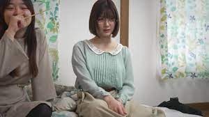 ROYD-106 王様ゲームで急接近した隠れ淫乱な地味巨乳と、一泊二