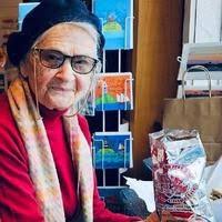 Jeannette Roux's Instagram, Twitter & Facebook