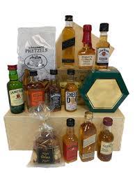 Glenlivet tasting kit 4 x 50ml bottles. Assorted Whiskey Sampler And Snacks Set