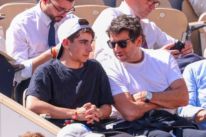 Patrick Bruel et Amanda Sthers fêtent en photos les 19 ans de leur fils Léon