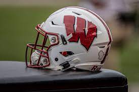 The wisconsin badgers latest football and basketball news, stats, schedules, football and basketball recruiting. Wisconsin Badgers Football Loyal Crawford Dismissed From Team Antwan Roberts Suspended Bucky S 5th Quarter