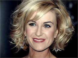 A bob haircut for older women is a short cut that ranges between neck to shoulder in length. Some Stylish Bob Haircuts For Older Women