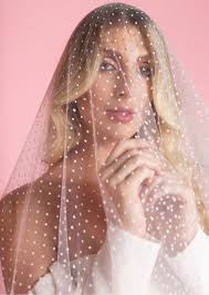 Qual a diferença entre véu e mantilha? | Blog Casamarela