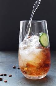 Prov En Boblende Espresso Tonic Bade Med Og Uden Gin Aperitif Getranke Alkohol