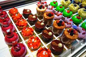 Mes Adresses Le Cafe Pouchkine L Espieglerie Des Patisseries Franco Russes Cafe Pouchkine Pouchkine Patisserie