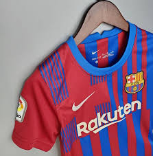 They had a nice little roll out of the kit that featured a bunch of different players wearing it and walking around all nice like. Barca Kit 21 22 Barcelona Football Kit 21 22 On Behance Barcelona Football Kit Barcelona Football Football Kits For The Look Sported At Camp Nou By Amazing Players Like Lionel Messi Antoine Griezmann Sergio Busquets