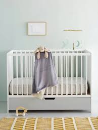 Rangement Chambre Bebe 18 Idees Astuces Homelisty Rangement Chambre Bebe Chambre Bebe Rangement Chambre