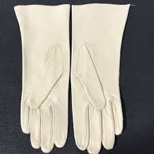 Wear Right Exclusive Kid Leather Gloves Italy Size 7 Ivory Leather Gloves Leather How To Wear