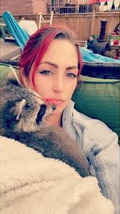 Lindsay Crane's Instagram, Twitter & Facebook