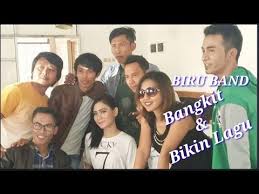 Harry sayangku maafkanlah aku yang harus sendiri. Download Biru Band Mp4 Mp3 3gp Mp3 Mp4 Daily Movies Hub