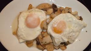 Yaygın olarak kaliforniya kral bolete ( boletus edulis var. Receta Boletus Al Ajillo Con Huevos Fritos Youtube