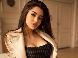 Alana de la garza was born in columbus, ohio and later relocated to texas, ultimately attending the university of texas at el paso (utep). Where The Most Beautiful Latina Women Live Top 10 Countries