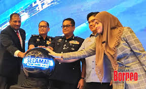 Keselamatan di jalan raya merupakan upaya mengurangi kecelakaan di jalan raya dengan memperhatikan faktor faktor. Tingkat Kesedaran Keselamatan Jalan Raya Melalui Program Tiga Serangkai Utusan Borneo Online