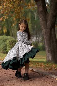 Green Linen Dress With Leaves For Girl Girls Clothing Girls Etsy Green Flower Girl Dresses Green Linen Dress Girl Outfits