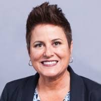 Lisa Zarate's Instagram, Twitter & Facebook